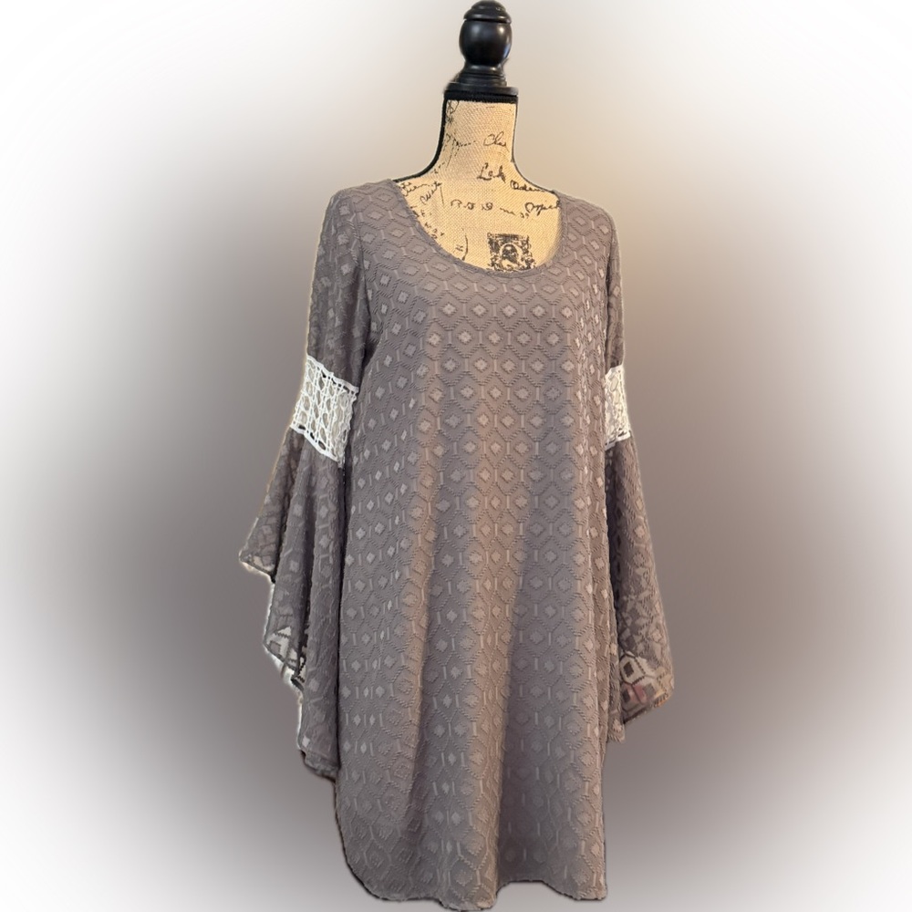 VaVa by Joy Han Bohemian Dress Taupe Big Bell Sleeves Size L Lace Trim Lined - Picture 1 of 14